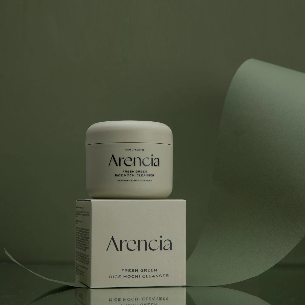 Очищающее средство с зелёным чаем и центеллой Arencia Fresh Green Rice Mochi Cleanser