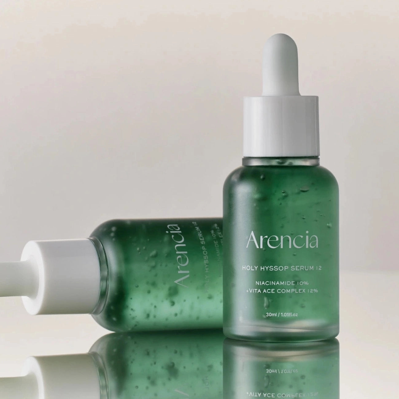 Izgaismojošs serums ar isopu Arencia Holy Hyssop Serum 12