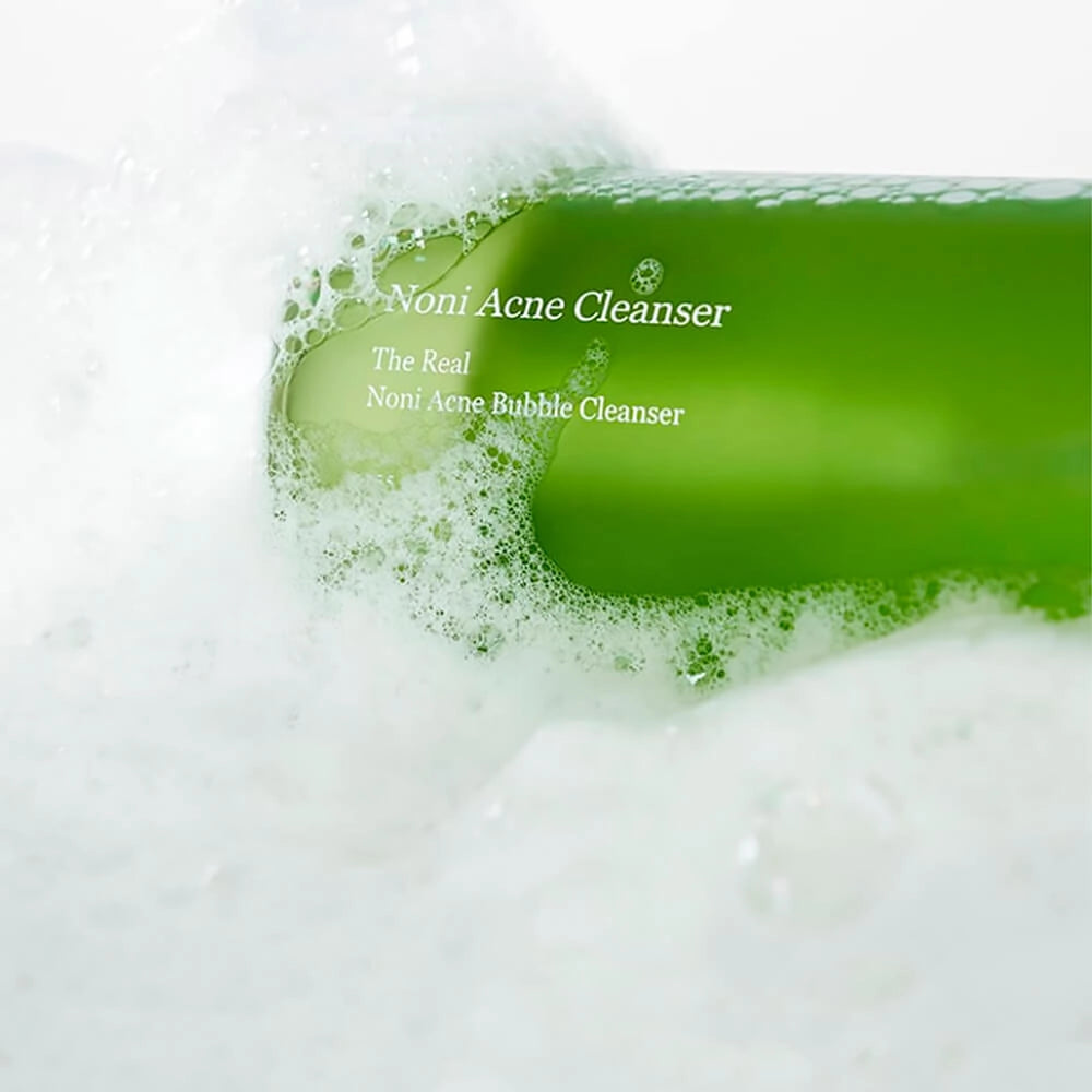 Maigas ādu attīrošas putiņas ar sastāvā iekļautām noni ogām Celimax The Real Noni Acne Bubble Cleanser