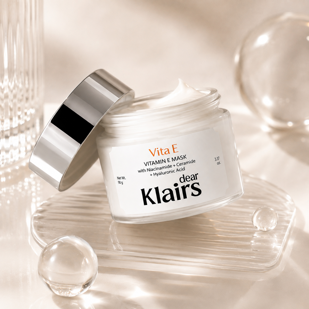 Vitamīniem bagāta maska mirdzuma piešķiršanai ādai Dear Klairs Freshly Juiced Vitamin E Mask