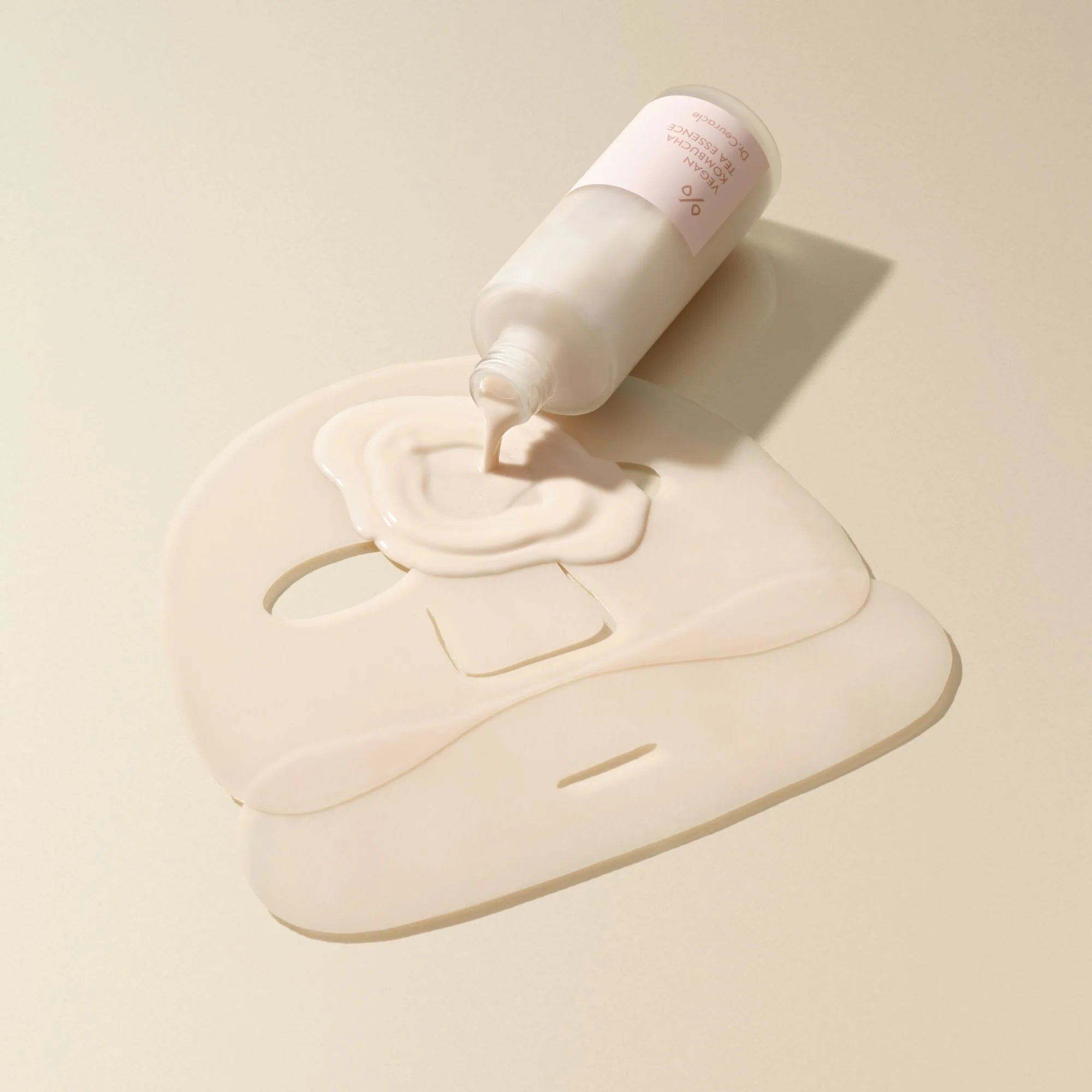 Увлажняющая гидрогелевая маска Dr.Ceuracle Vegan Kombucha Tea Essence In Gel Mask