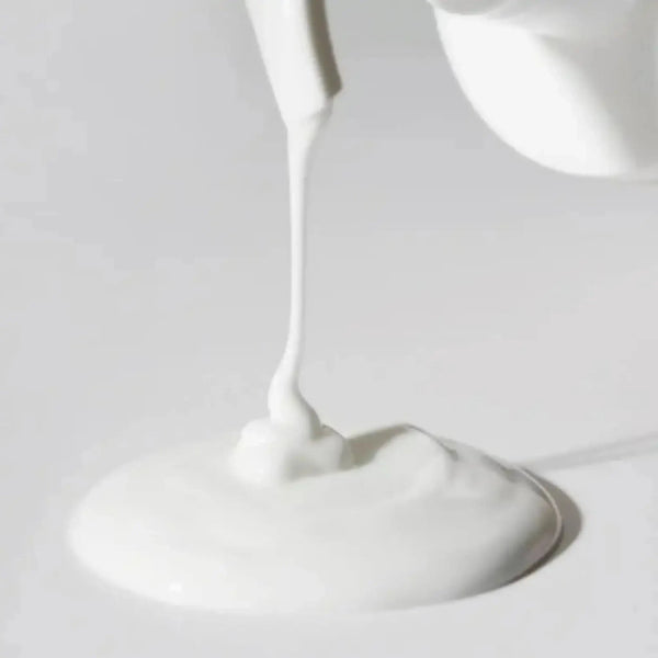 Attīrošs pieniņš sejas mazgāšanai IsNtree Yam Root Vegan Milk Cleanser