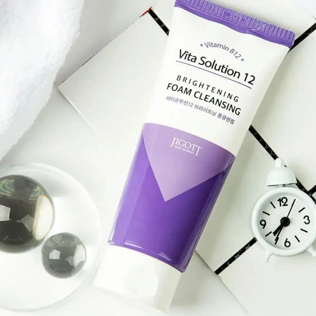 Attīrošas izgaismojošas putas sejai Jigott Vita Solution 12 Brightening Foam Cleansing