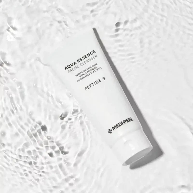 Mitrinošas putiņas sejas mazgāšanai ar peptīdiem Medi-Peel Peptide 9 Aqua Essence Facial Cleanser