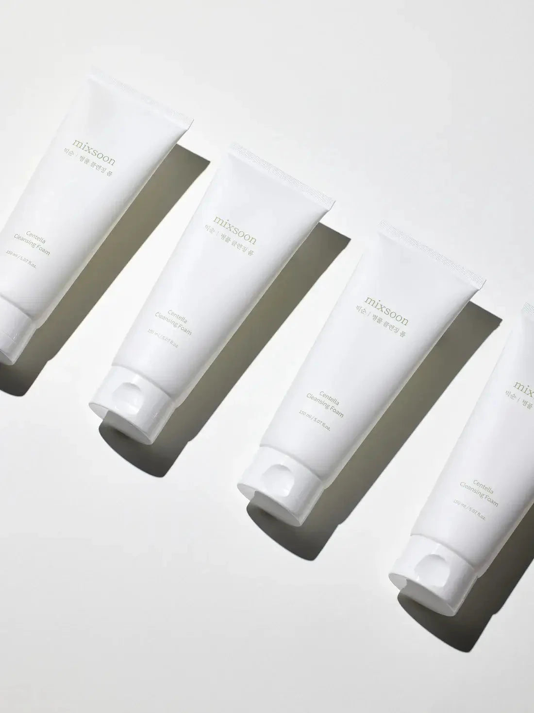 Putiņas ar Āzijas centellu Mixsoon Centella Cleansing Foam