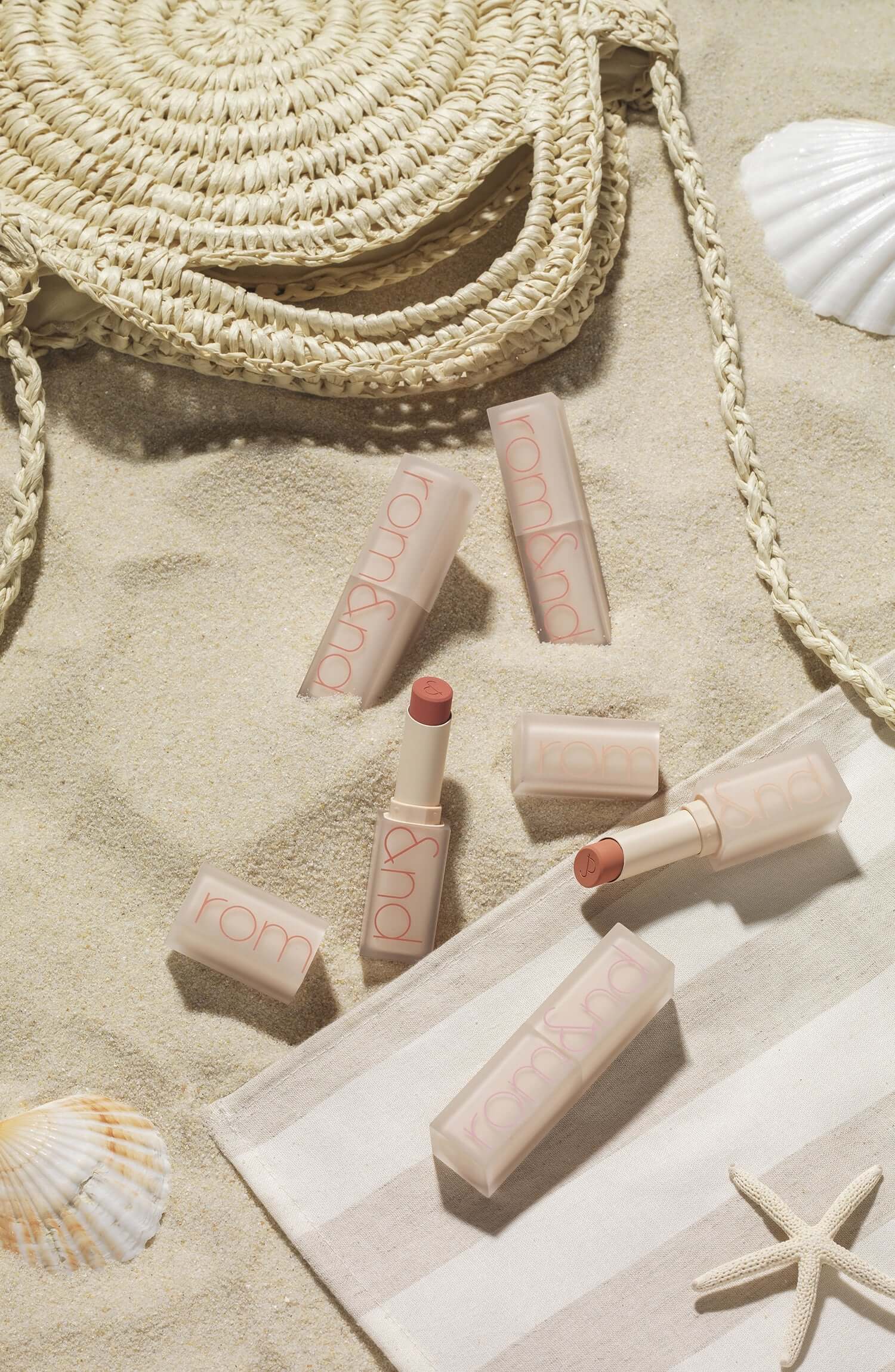Gaisīga un matēta lūpu krāsa Rom&Nd Zero Matte Lipstick