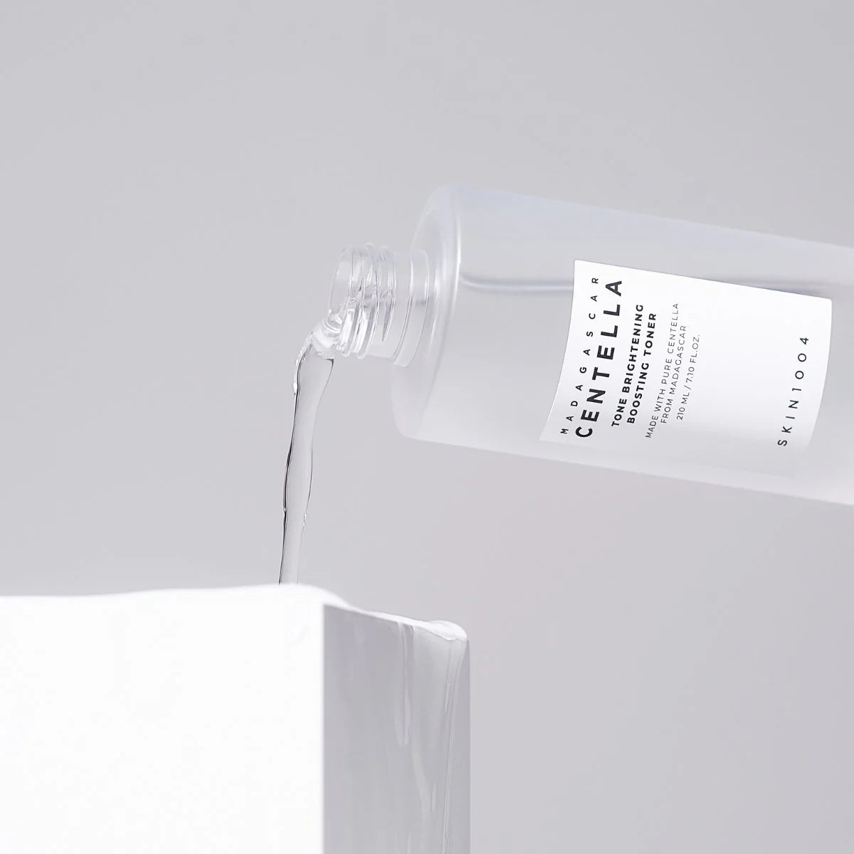 Maigs, ādu balinošs toniks ar centellu SKIN1004 Madagascar Centella Tone Brightening Boosting Toner