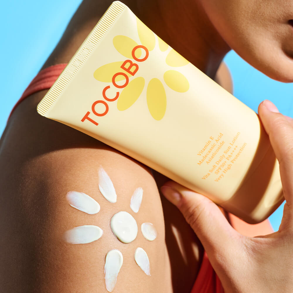 Лёгкий солнцезащитный лосьон Tocobo Vita Soft Daily Sun Lotion SPF50+ PA++++