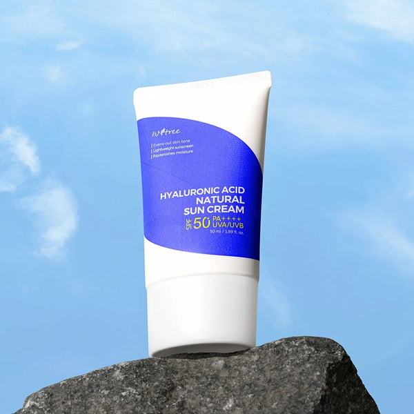 Увлажняющий минеральный солнцезащитный крем IsNtree Hyaluronic Acid Natural Sun Cream SPF50+ PA++++